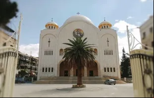 A igreja de São Jorge em Aleppo, na Síria, reabriu suas portas depois da restauração dos danos causados por um terremoto em fevereiro do ano ado.
