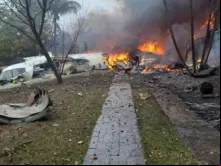 Destroços do avião que caiu hoje (9) em Vinhedo (SP).